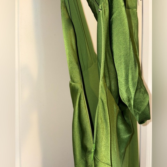 Meshki Nadia Maxi Satin Green Dress Back Cowl NWT size XS - Picture 8 of 11
